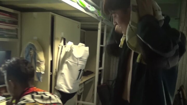 [The temptation to go home] The temptation to go back to the dormitory made by my roommate