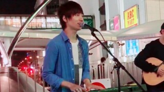 Japanese street singing "Your Name/Spark" RADWIMPS