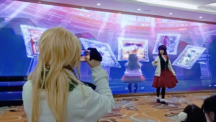 "From now on, the stars have their own wishes." The little painter danced at the comic exhibition!