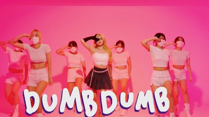 Tu Zhen menampilkan cover dance dari "DUMB DUMB" SOMI｜HakEnter Dance Company