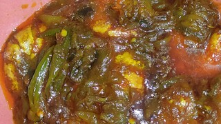 কাচা মরিচ দিয়ে চিংড়ি ভুনা