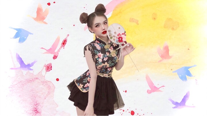Sự chú ý của ta đã va vào ánh mắt của nàng 🌸Emi🌸