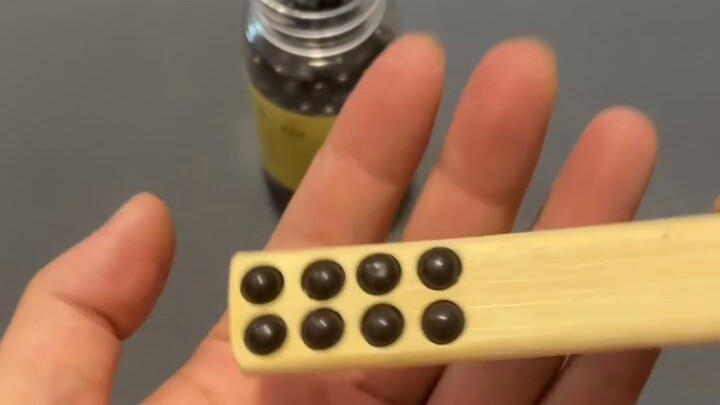 Sendok khusus Pil Liuwei Dihuang Obat apa lagi yang bisa diminum dengan 8 pil?