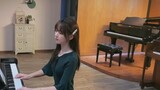 Piano playing "Confession Balloon"