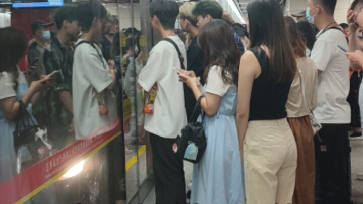 [Guangzhou Metro Jalur 3] 14, Lebih baik mati daripada hidup, Vegetatif vs. Zombie