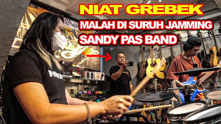 KE TOKO MUSIK BELANJA ? ❌ , KE TOKO MUSIK JAMMING LAGU SLIPKNOT ✅