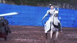 Zhao Lusi's horse riding collection! Her riding skills are quite good!