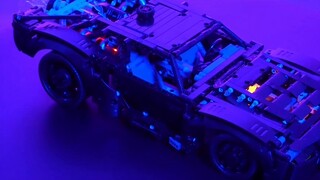 Today's review of LEGO 42127 Batmobile, turn off the lights, that's really handsome!