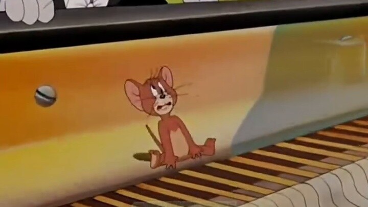 This episode is very professional. Every move of Tom and Jerry is in the beat of Hungarian waltz, an