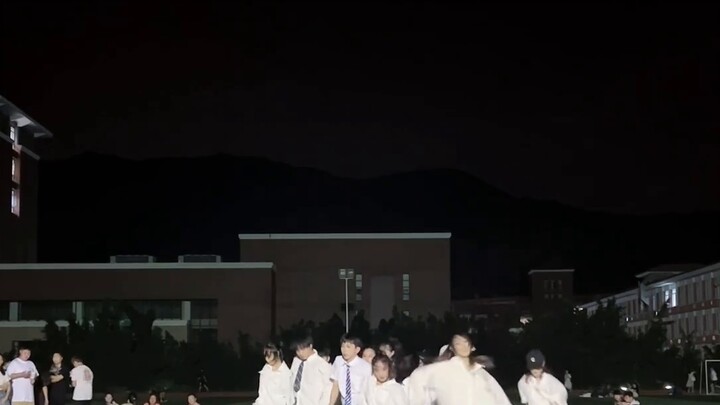 【Guangzhou Nanfang College】Tim Tari Tendangan Administrasi Publik menarikan Seventeen "Don't Want to