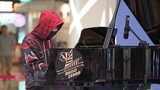 The piano plays the three-generation Spider-Man classic theme song Spider Man Theme