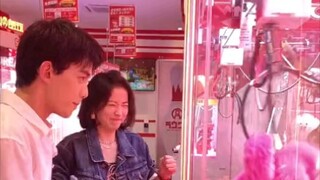 [Wu Lei] Di balik layar dari lokasi syuting serial TV "It's Just Love" (4) Ayo kita lihat bonekanya 