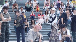 [ทีมชายเฉิงตูสมัครเข้าร่วม] เต้นคัฟเวอร์ BOUNCY-ATEEZ (Kpop บนเวทีเฉิงตูซานลี่พลาซ่าต่อสาธารณะ)