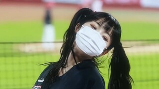 Cheerleader Li Duohui speed dance