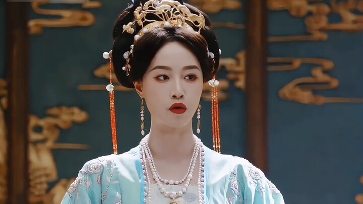 Everyone in the family hoped that she could enter the palace and gain favor, but only her brother ca