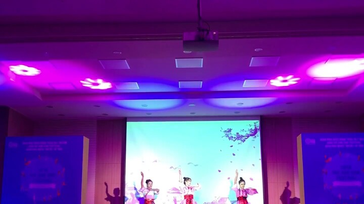 [Hongzhaoyuan][SING][Cover Dance] Buổi biểu diễn Gala dành cho sinh viên quốc tế của Đại học Quốc gi