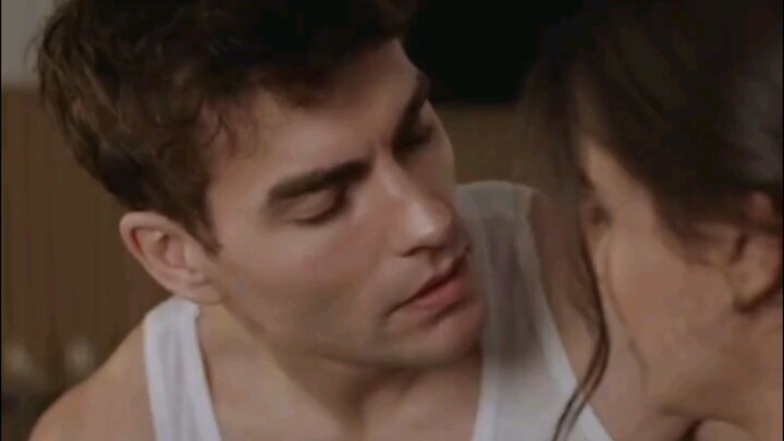 18+ The Quaterback's First Love