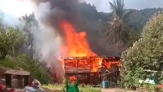 Si jago merah menghanguskan 2 unit rumah