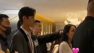 [Xiao Zhan] Xiao Zhan masuk dan keluar dari COSMO Fashion Festival, Tu Zanzan menjadi semakin bergay