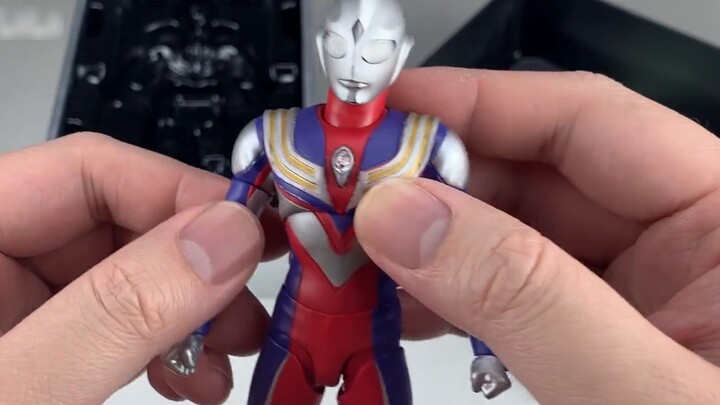 Bantuan gratis untuk teman-teman memperbaiki mainan 12 Bandai SHF ukiran tulang asli Tiga, apa yang 