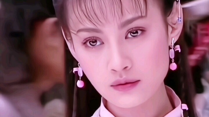 One is Jiang Yuyan with airy bangs and a pair of innocent eyes, and the other is Xu Yingying who get