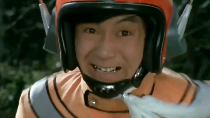 Lagu tema Ultraman Ace, Ultra, menyulut gairah. Jika Anda tidak dapat menghancurkan monster super, t