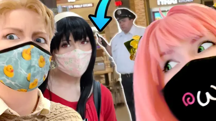 ANYA IS STOPPED BY SECURITY... Cosplay MALL OUTING | Spy x Family