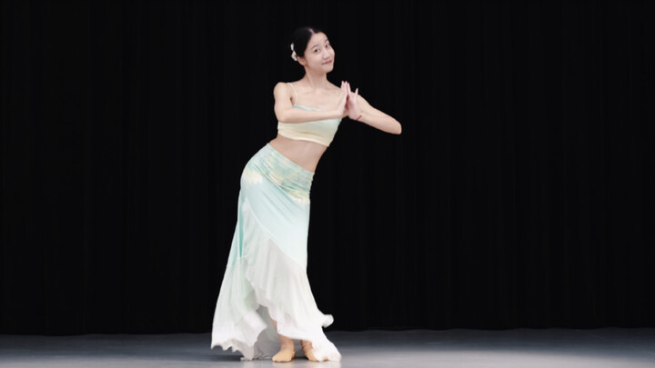 Spring is a good time to dance the Dai ethnic group ~ A lively dance segment [Little Fish]