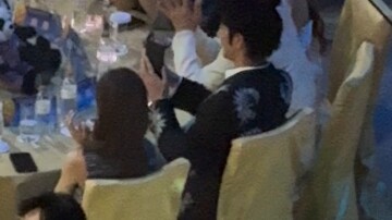 Saudara Leehom juga merekam seluruh proses dalam video. Kapan akan dirilis? ! Setelah syuting, ia ju