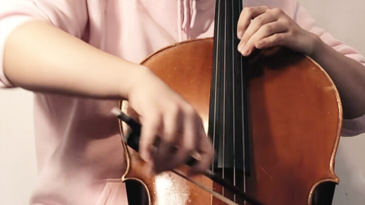 Cô gái cover "Tình yêu vượt thời gian" với đàn cello