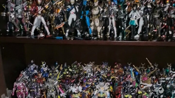Kamen Rider SHF collection, brothers really need a big cabinet...