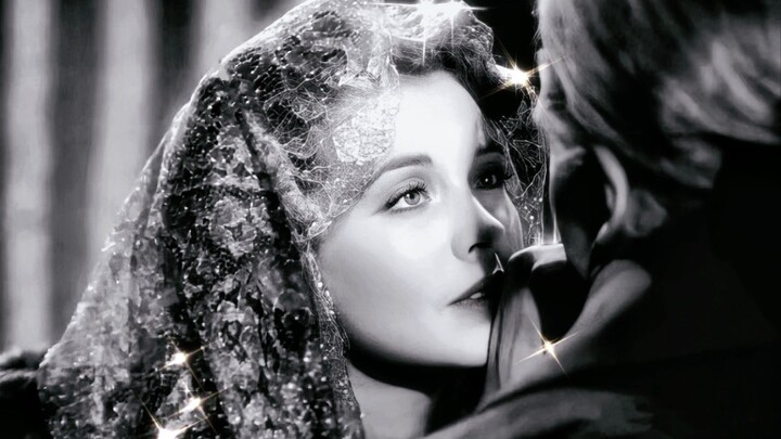 "Vivien Leigh: Ngay cả đen trắng cũng không thể che giấu vẻ đẹp của cô ấy."