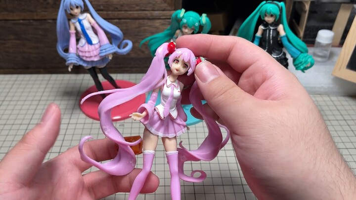 4 Hatsune figures were picked up at the school gate for 100 yuan