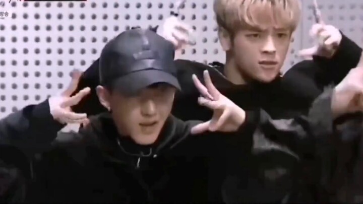 Koreografer yang saya suka di debut StrayKids Station