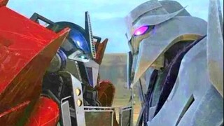 [Transformers] Cuộc đọ sức tuyệt vọng giữa Optimus Prime và Megatron - sự va chạm của Star Sword và 