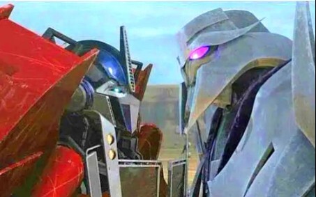 [Transformers] Cuộc đọ sức tuyệt vọng giữa Optimus Prime và Megatron - sự va chạm của Star Sword và 