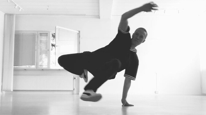 Berbagi informasi yang bermanfaat! Bboy Focus berbicara tentang tiga cara untuk membuat gerak kaki A