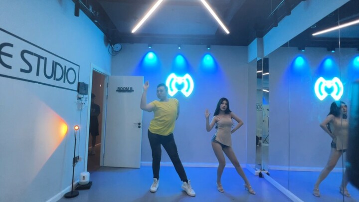 Post a version of the splits. The teacher dances better than me series