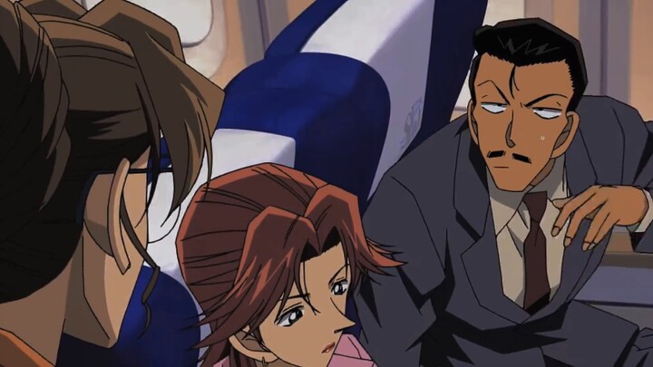 Although Kogoro and lawyer Eri are separated and sometimes quarrel when they meet, they still love e