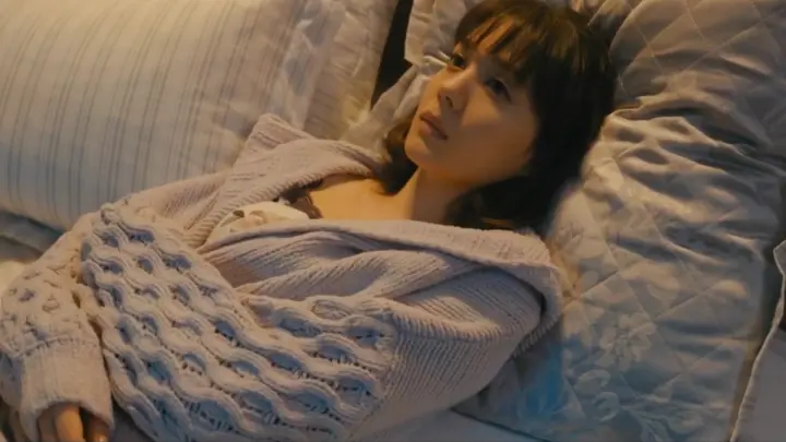 The wonderful blushing clip of the Japanese drama, the single dog watched it with relish