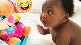 Laughing Videos 2021 ใหม่ 😂 วิดีโอตลก - ช่วงเวลาตลก Kids Reaction to Toys 2