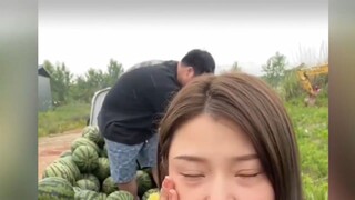 โดนแตงโมฟาดหัว