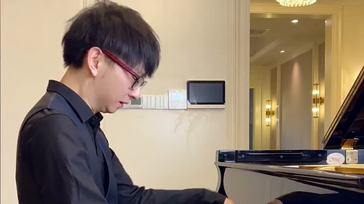 Who said playing the piano can make you elegant? Playing a new kind of piano