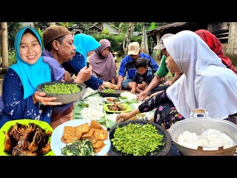 Nikmat Nggak Perlu Mahal.. Ngariung Nasi Liwet Dadakan, Sambel Pencok, Ikan Goreng, Tempe Kucai