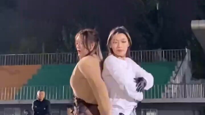 [Random Dance] This must be a moment that every dancer will encounter! ! ! Who is the conspicuous ba