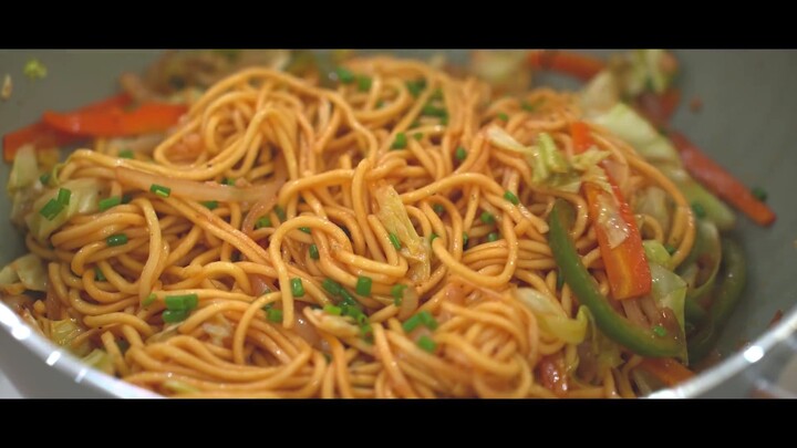 Vegetarian Noodles - Veg Hakka Chowmein Recipe by Nino's Home