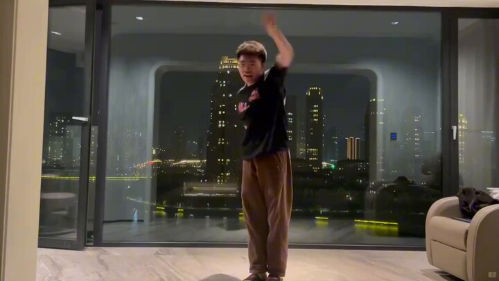 Tambahkan pelengkapan otomatis dengan cepat! Sampul versi lengkap MV dance "Sleepless Night" (bebera