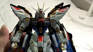 Đã mua MGEX Strike Freedom trong một năm