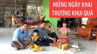 Nhân dịp khai trương khui những phần quà ý nghĩa gia đình được tặng ngày Tết !!!