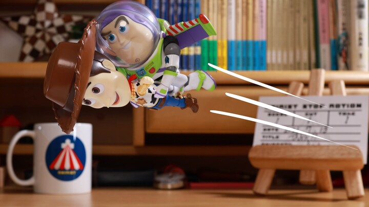 【Toy Story】แอนิเมชันสต็อปโมชัน丨วู้ดดี้และบัซไลท์เยียร์ที่บินอยู่ในอากาศ【นักเคลื่อนไหว】
